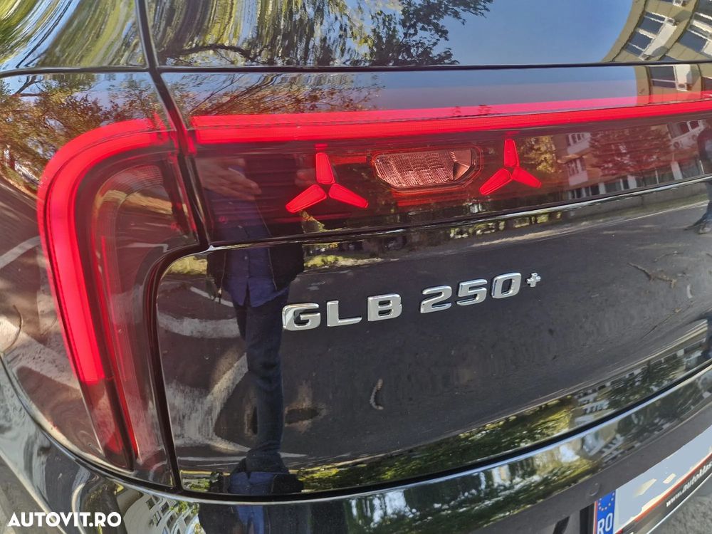 Mercedes-Benz GLB - 12
