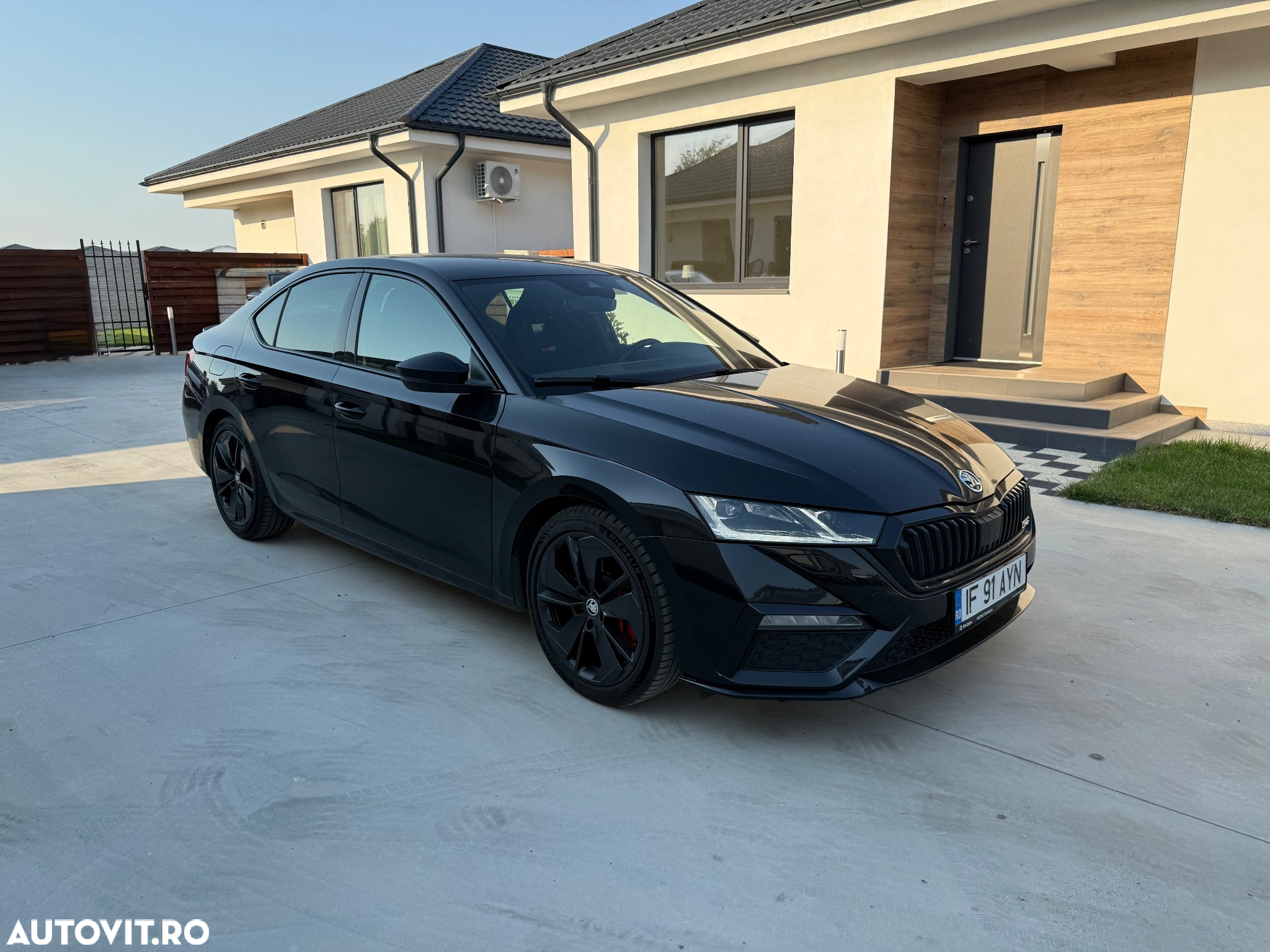 Skoda Octavia 2.0 TSI DSG RS - 4