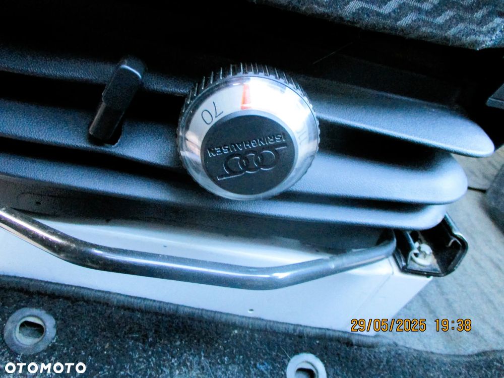 Volkswagen CRAFTER 2,0 TDI 6 osób + 2 motocykle - 4