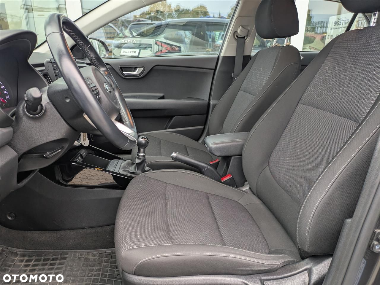 Kia Rio 1.2 L - 10