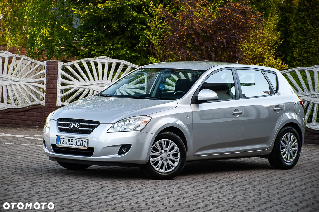 Kia Ceed 2.0 CVVT Spirit - 25