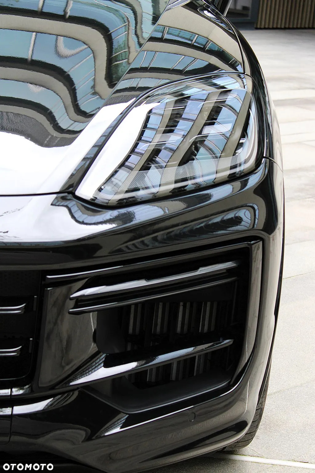 Porsche Cayenne Turbo E-Hybrid PHEV - 5