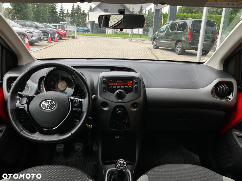 Toyota Aygo x-play - 18
