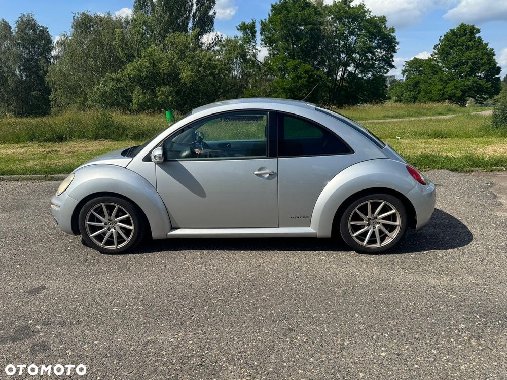 Volkswagen New Beetle - 1