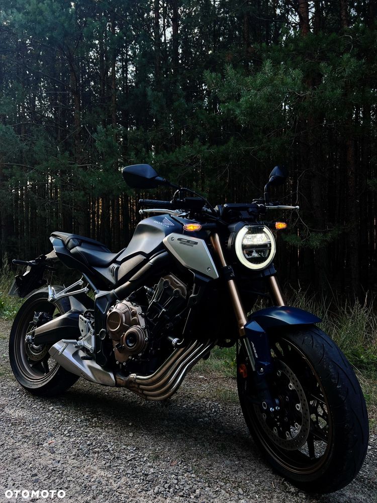 Honda CB - 1
