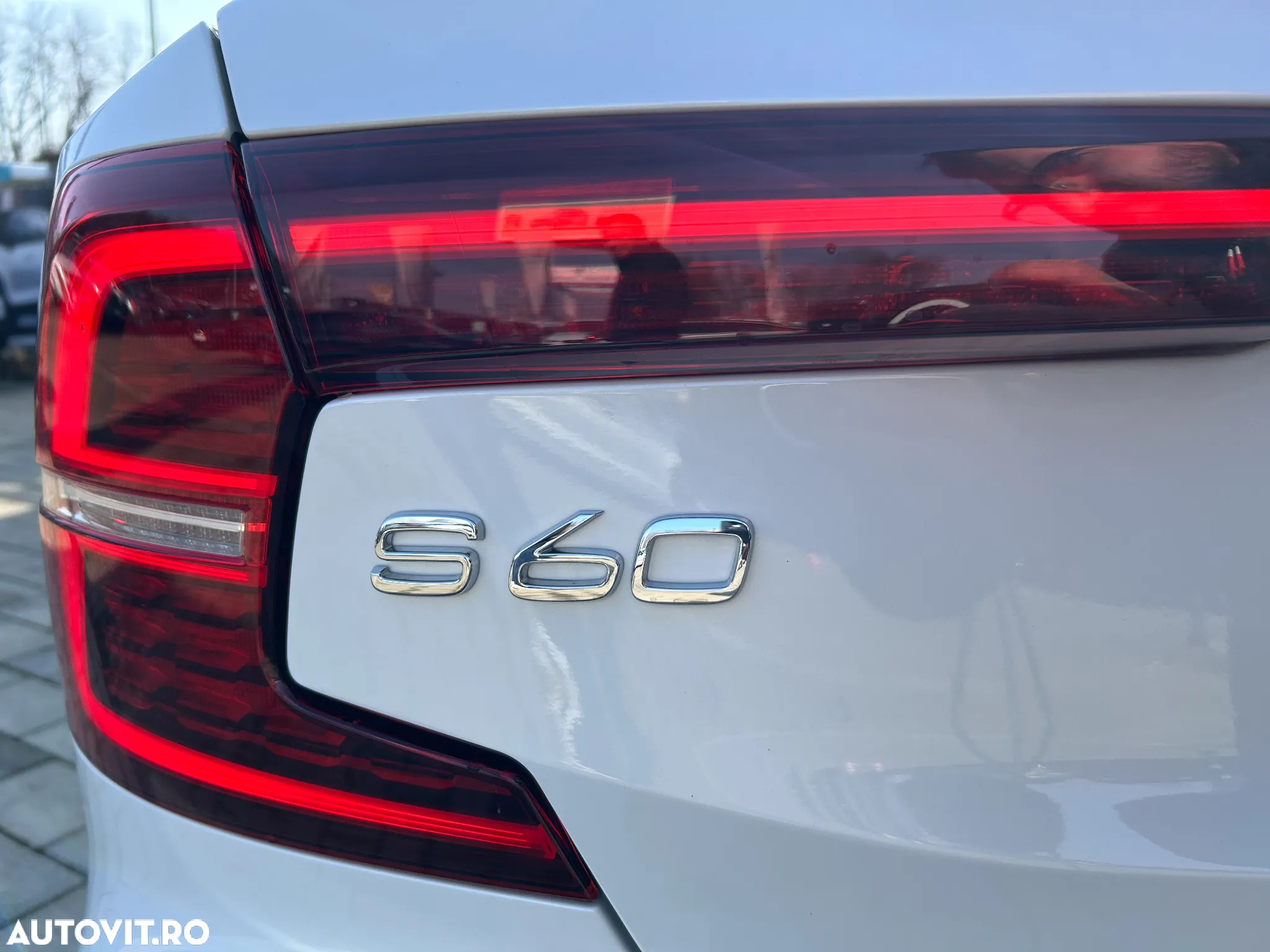 Volvo S60 T8 eAWD R-Design - 10