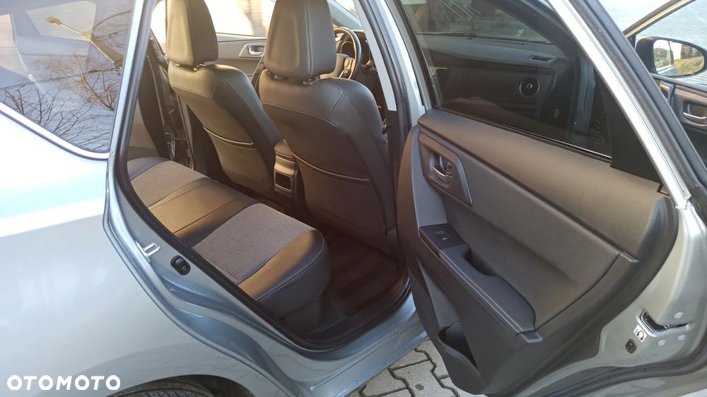 Toyota Auris - 12