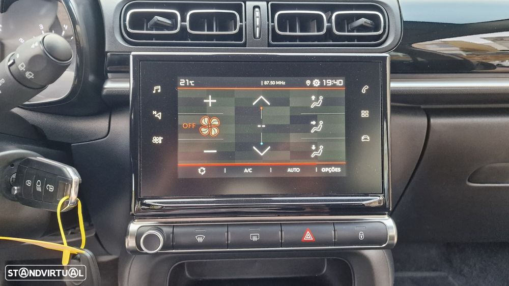 Citroën C3 1.2 PureTech Shine EAT6 - 19