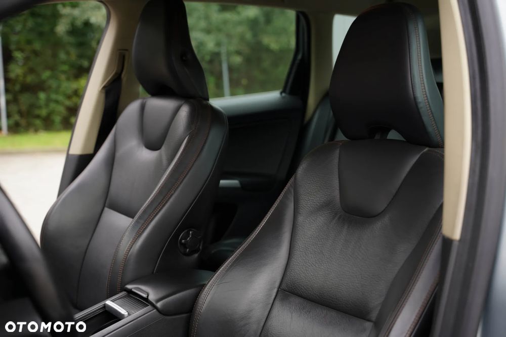 Volvo XC 60 D5 AWD - 21