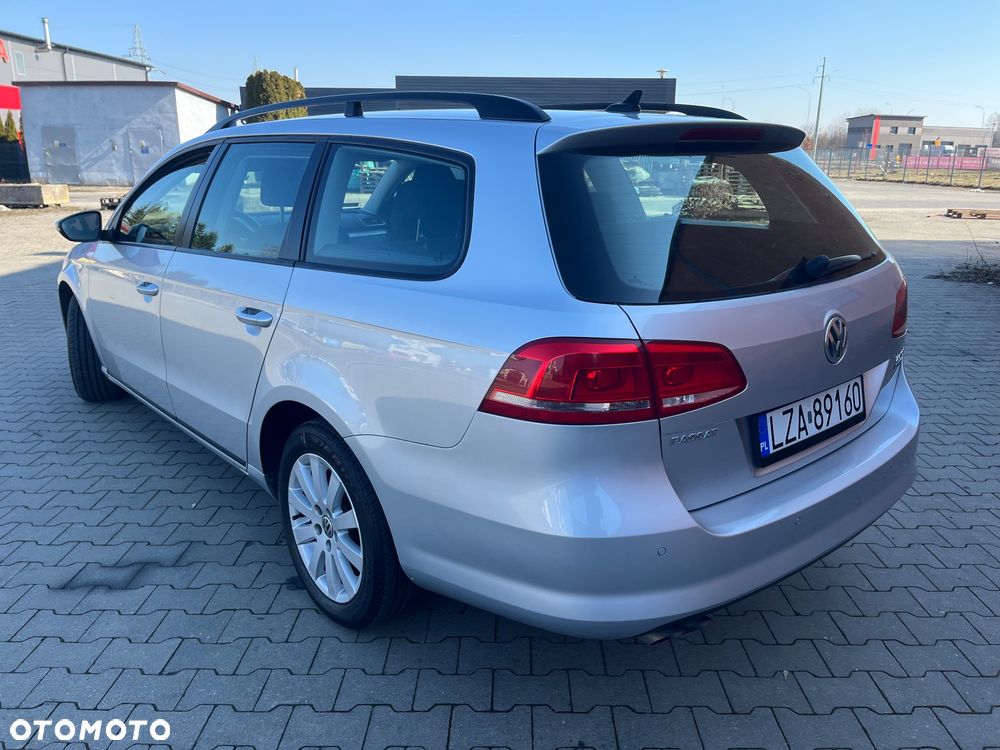Volkswagen Passat - 11