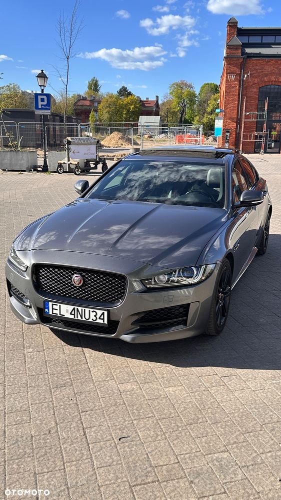 Jaguar XE 20d R-Sport - 17