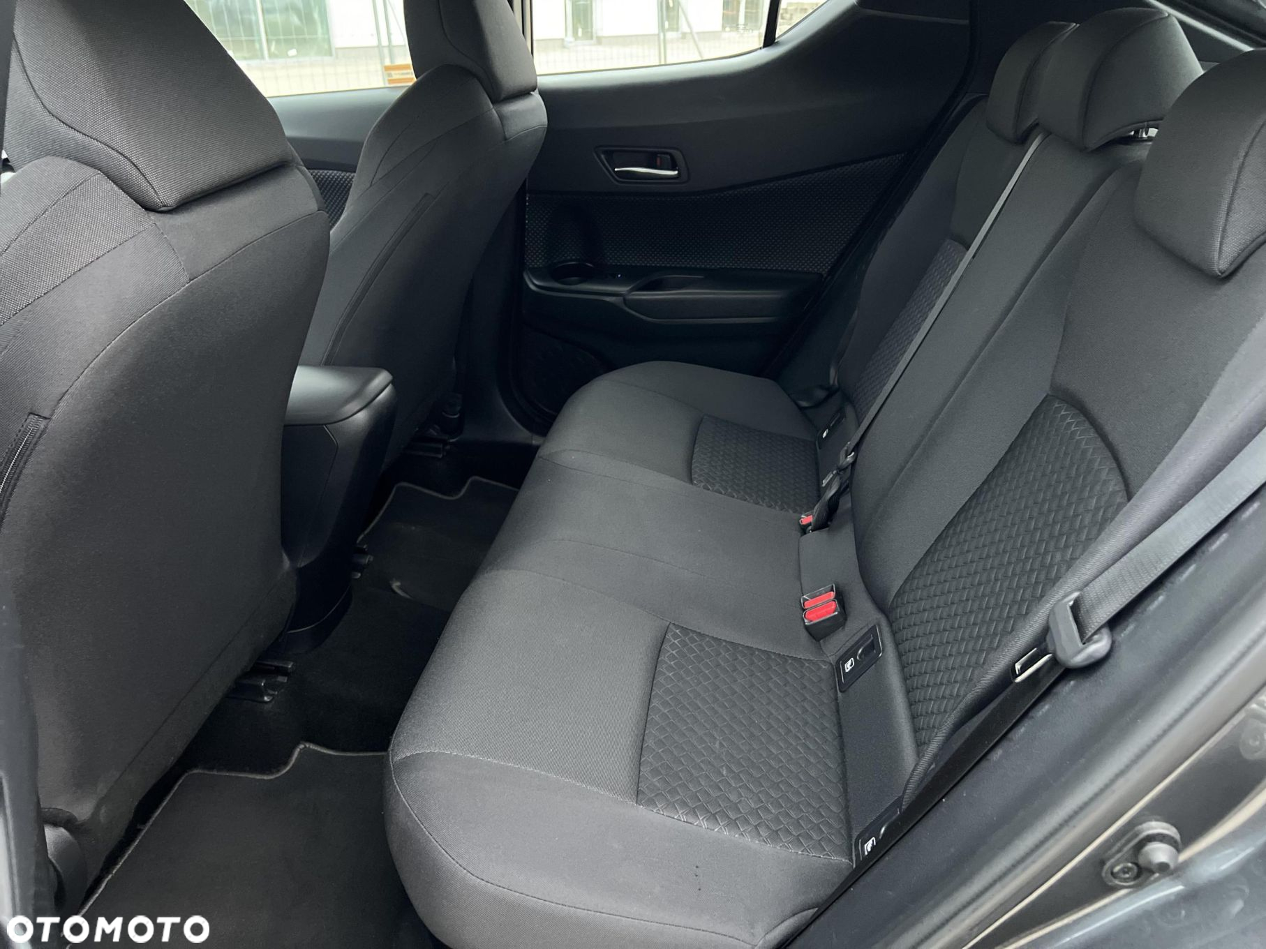 Toyota C-HR - 15