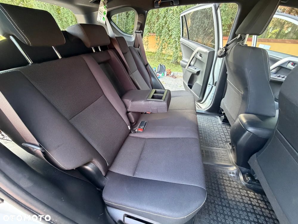 Toyota RAV4 Hybrid Style 4x2 - 6