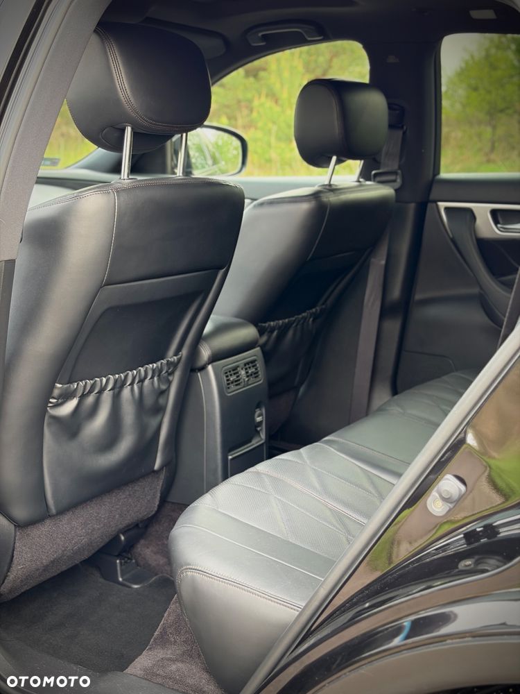 Infiniti QX70 3.0d S - 8
