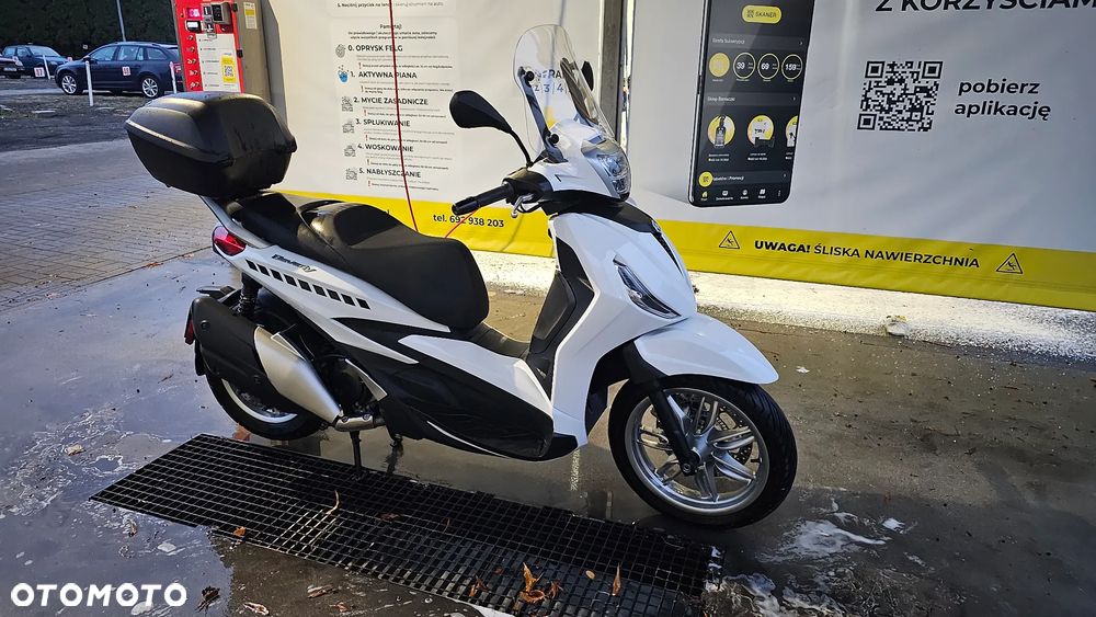 Piaggio Beverly - 1