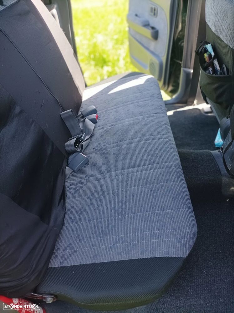 Toyota Hilux 2.5 D4-D Tracker - 4