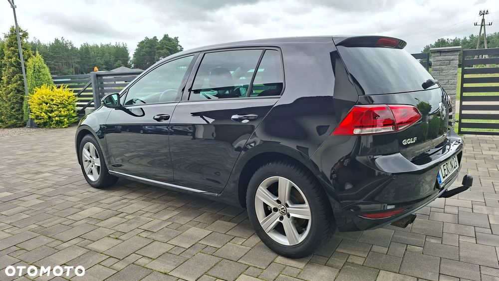 Volkswagen Golf - 6