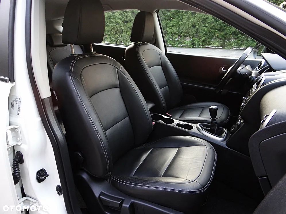 Nissan Qashqai 2.0 lounge - 33