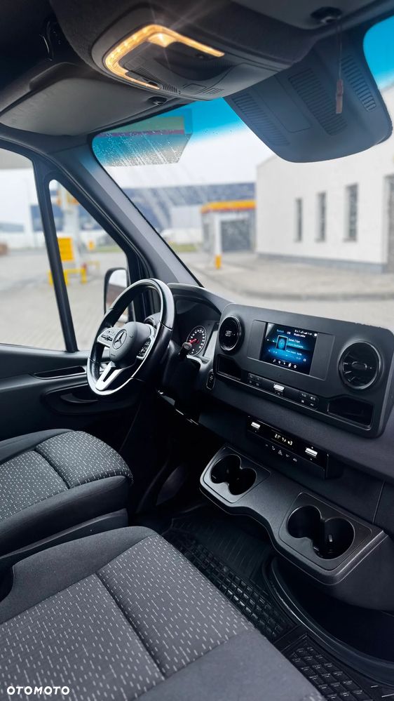 Mercedes-Benz Sprinter - 11