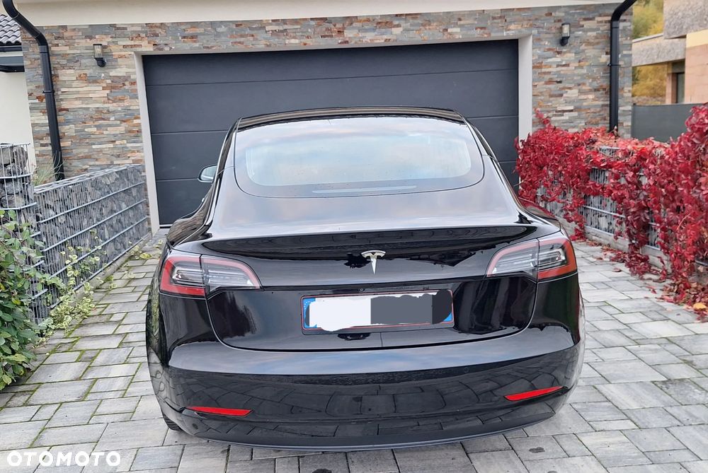Tesla Model 3 Standard Range Plus - 4