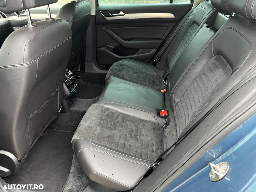 Volkswagen Passat - 11
