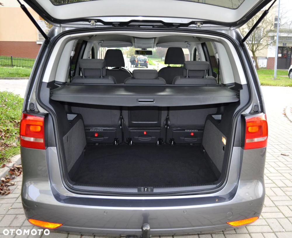 Volkswagen Touran - 9
