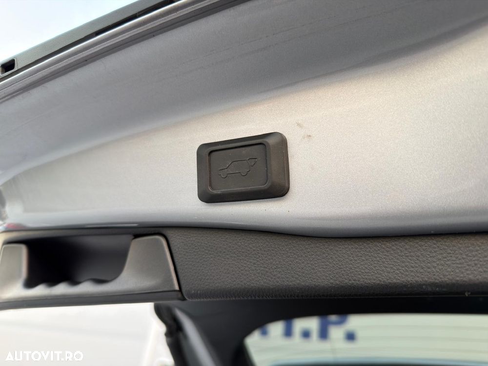 Toyota RAV4 2.5 Hybrid VVT-iE 4x4 Luxury Premium - 10