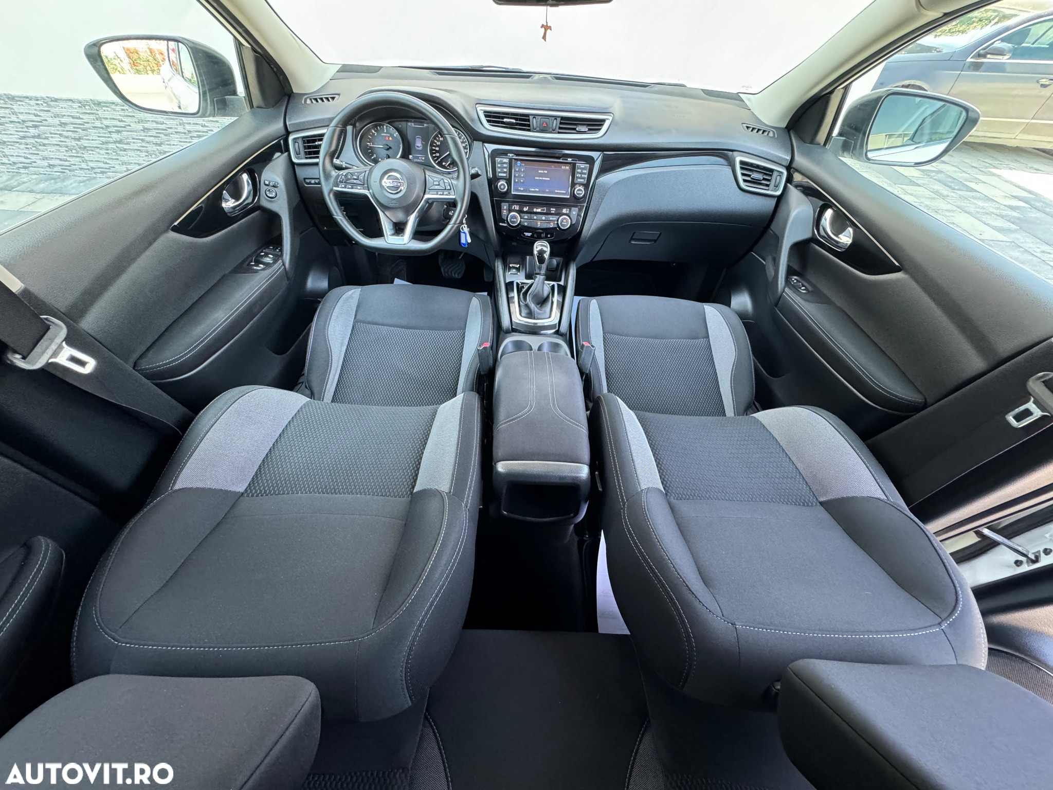 Nissan Qashqai 1.6 DCI Xtronic ACENTA - 10