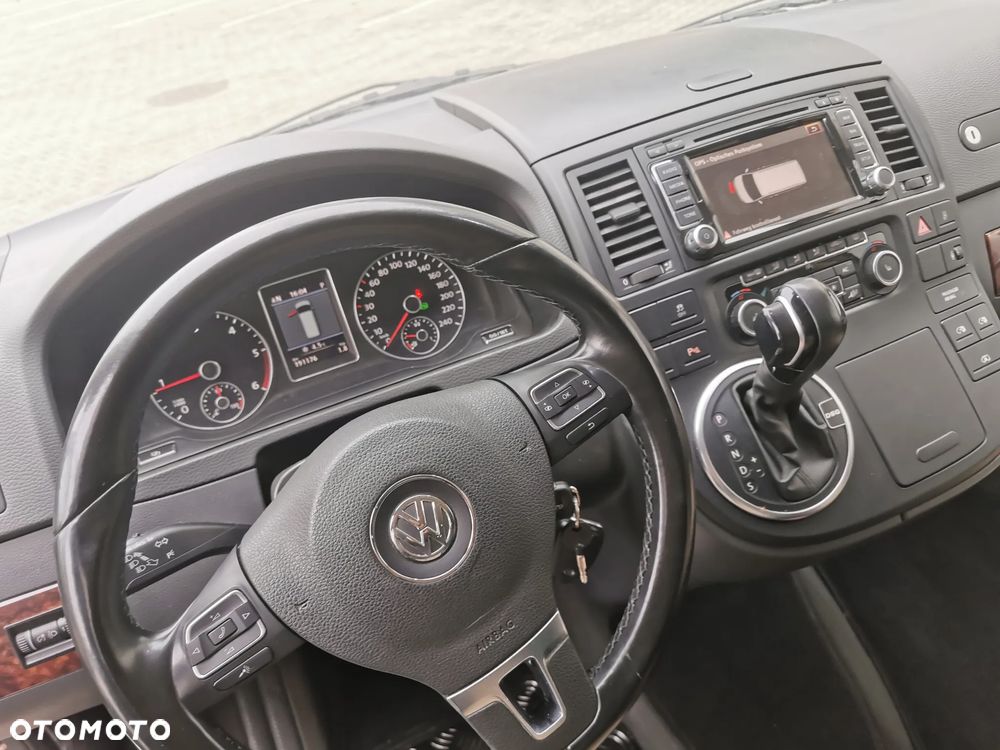 Volkswagen Multivan - 17