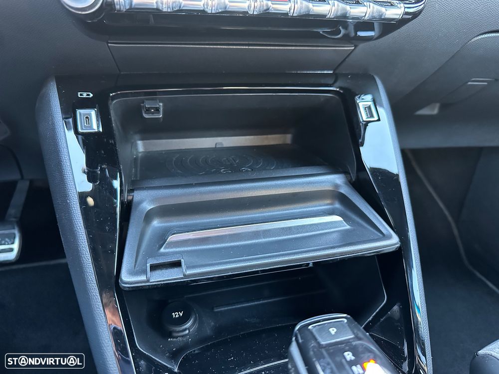 Peugeot e-208 GT+ - 29