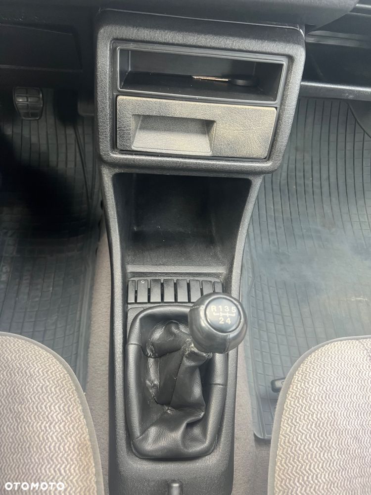 Volkswagen Jetta 1.8 CL - 34