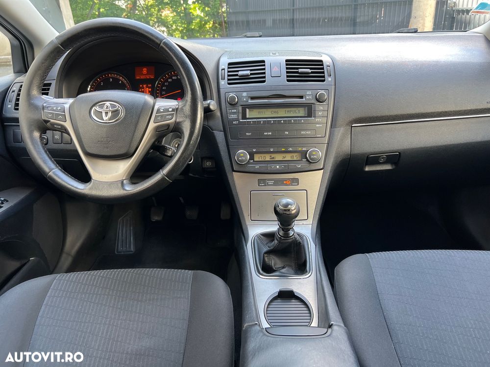 Toyota Avensis - 12