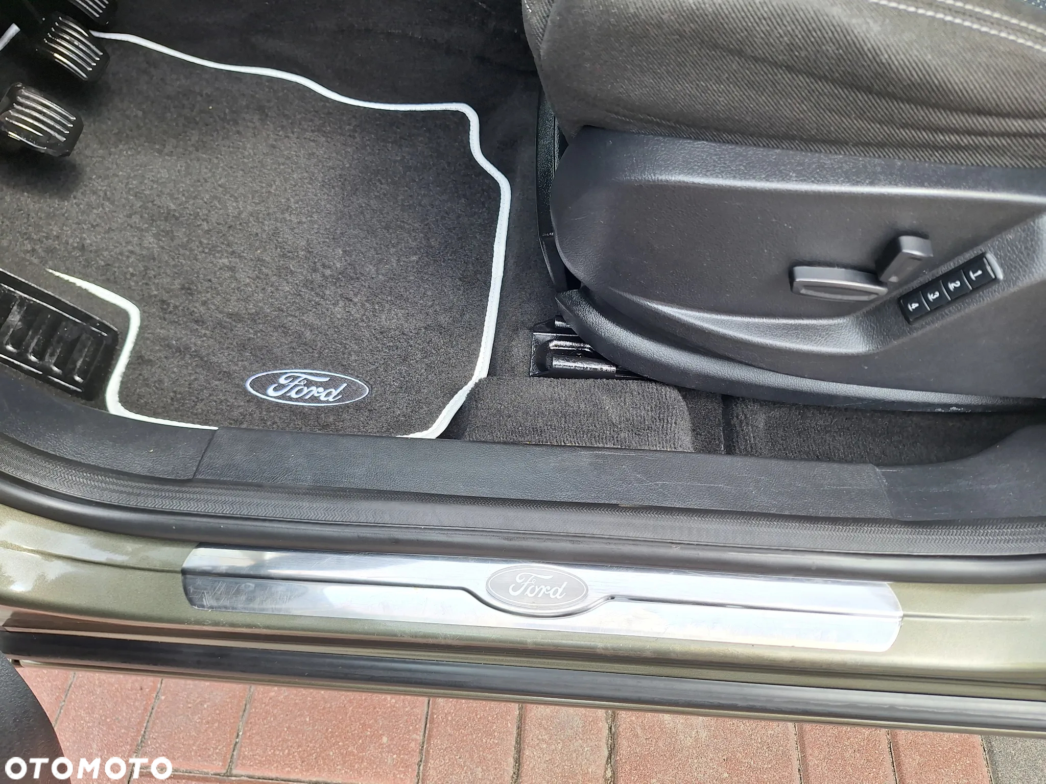 Ford S-Max 2.0 TDCi DPF Titanium - 16