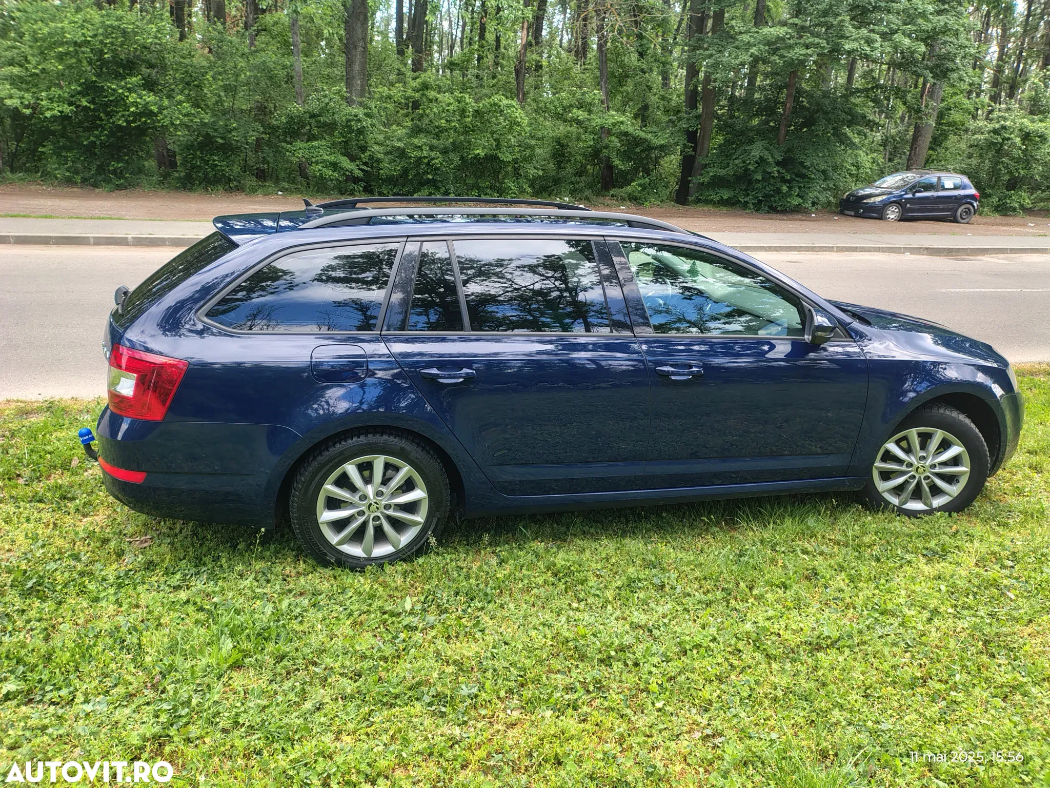 Skoda Octavia 1.6 TDI DSG Ambition - 8