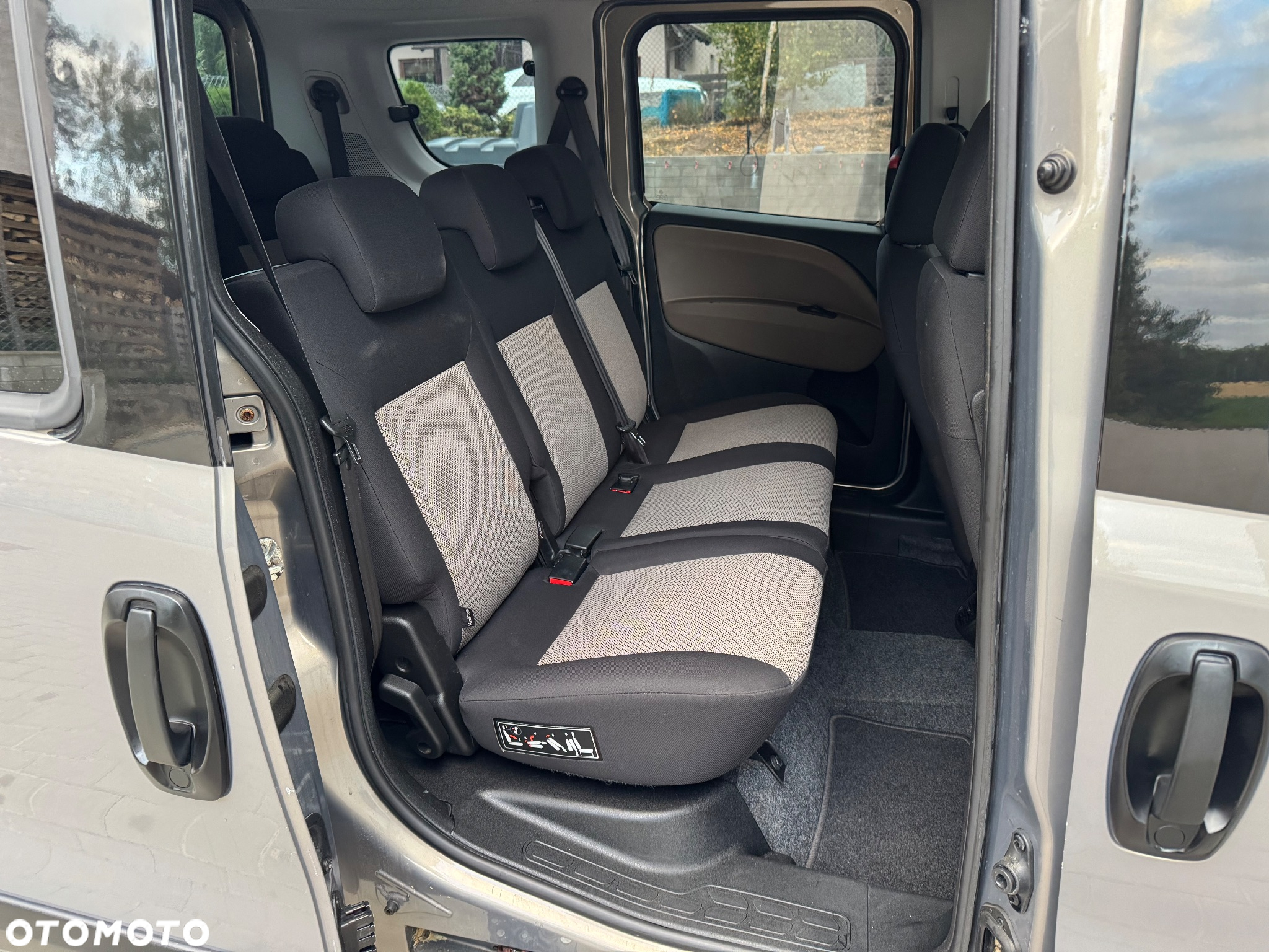 Opel Combo Tour 1.6 CDTI Cosmo - 28