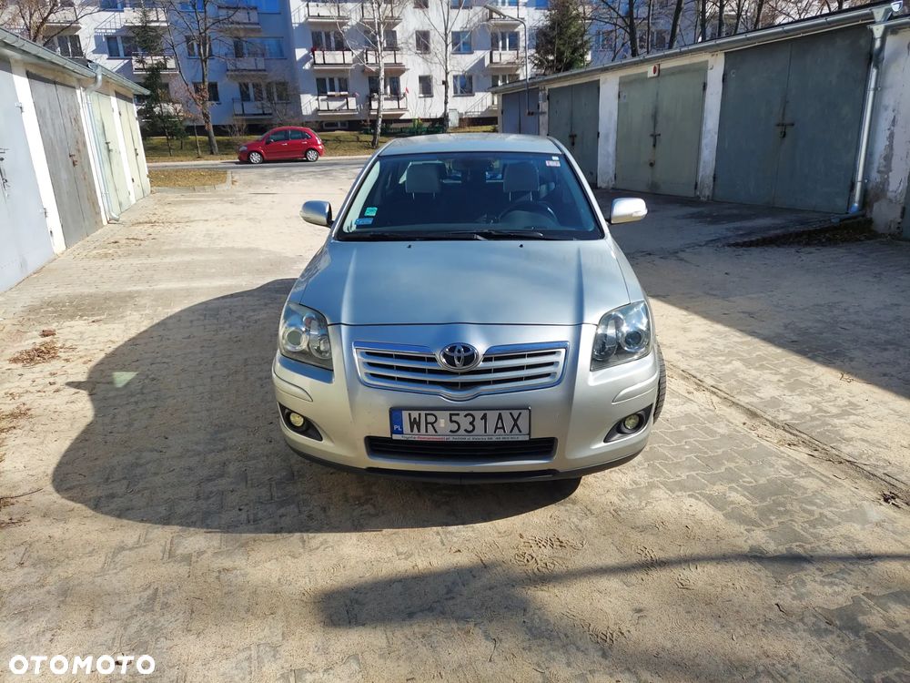 Toyota Avensis - 4