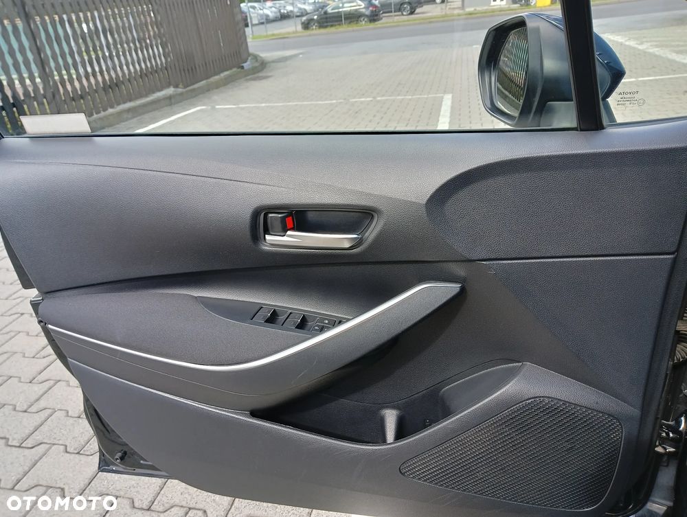 Toyota Corolla 1.8 Hybrid Comfort - 17
