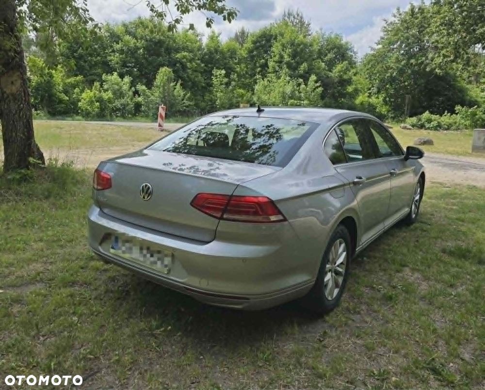 Volkswagen Passat 2.0 TDI SCR Comfortline - 6