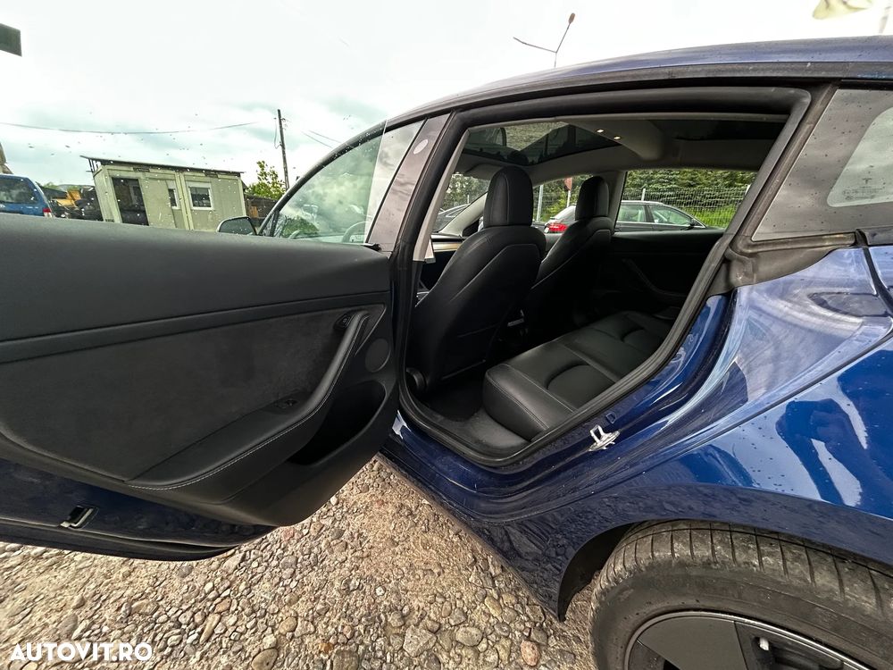 Tesla Model 3 Premium Langstreckenbatterie AWD Dual Motor - 12