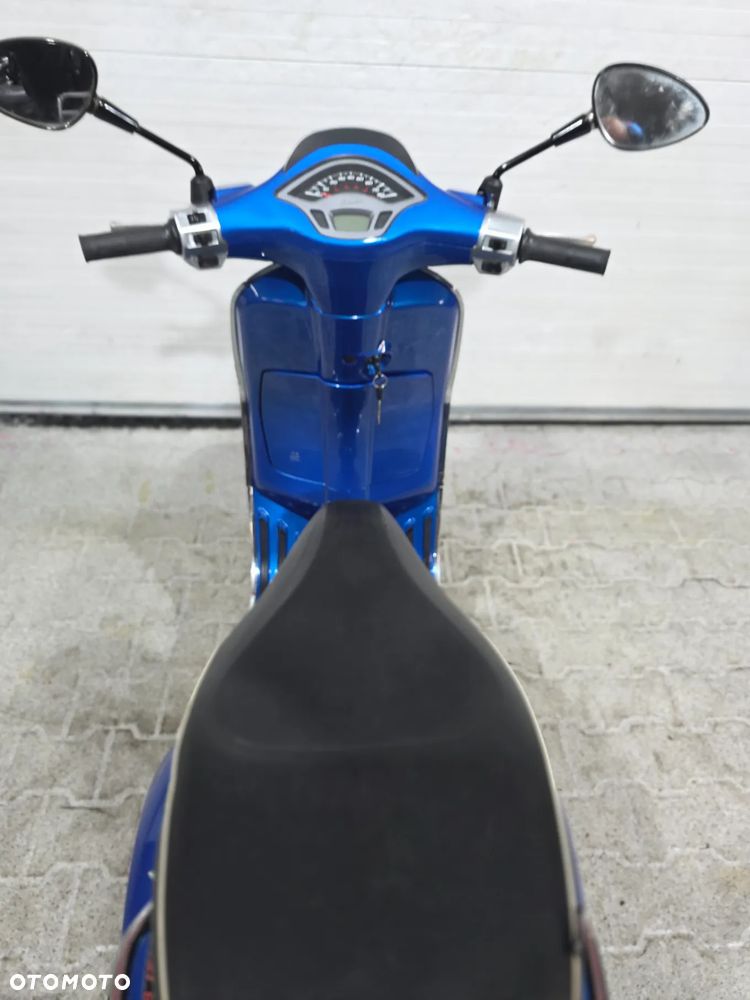 Piaggio Vespa - 32