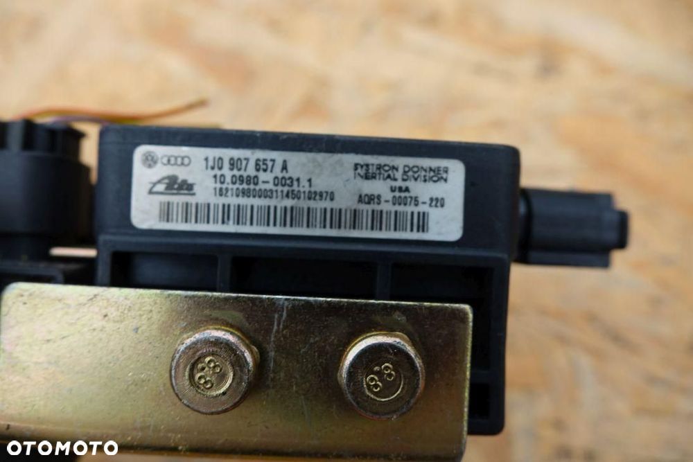 CZUJNIK PRZYSPIESZENIA SENSOR ESP VW VOLKSWAGEN GOLF IV 4  1J0907657A - 3