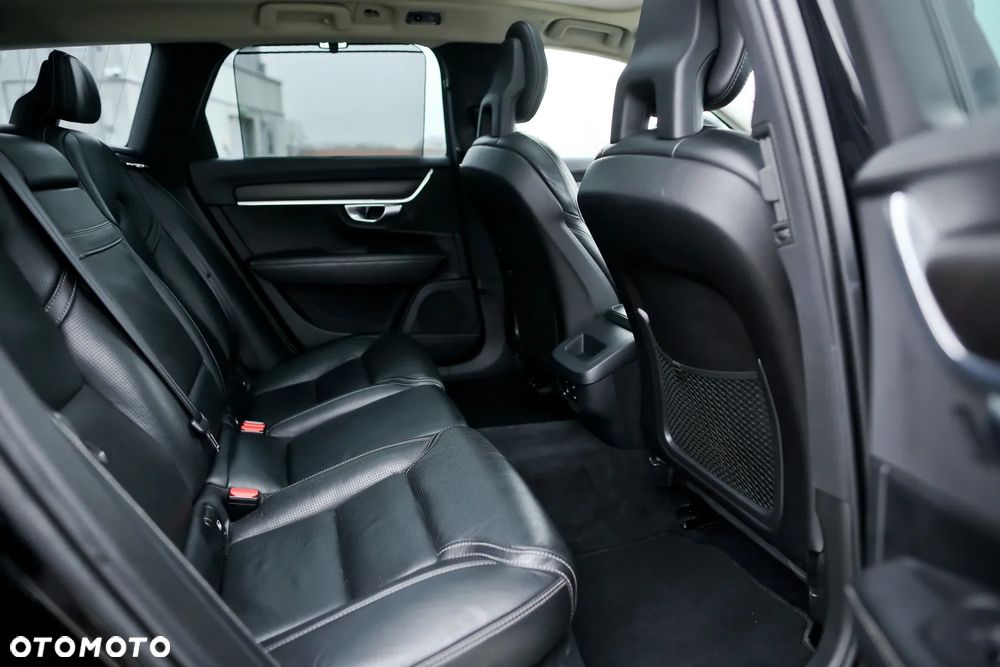 Volvo V90 Cross Country D5 SCR AWD Pro - 23