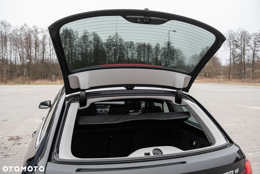 BMW Seria 5 520d - 33