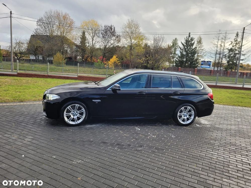 BMW Seria 5 525d xDrive - 12