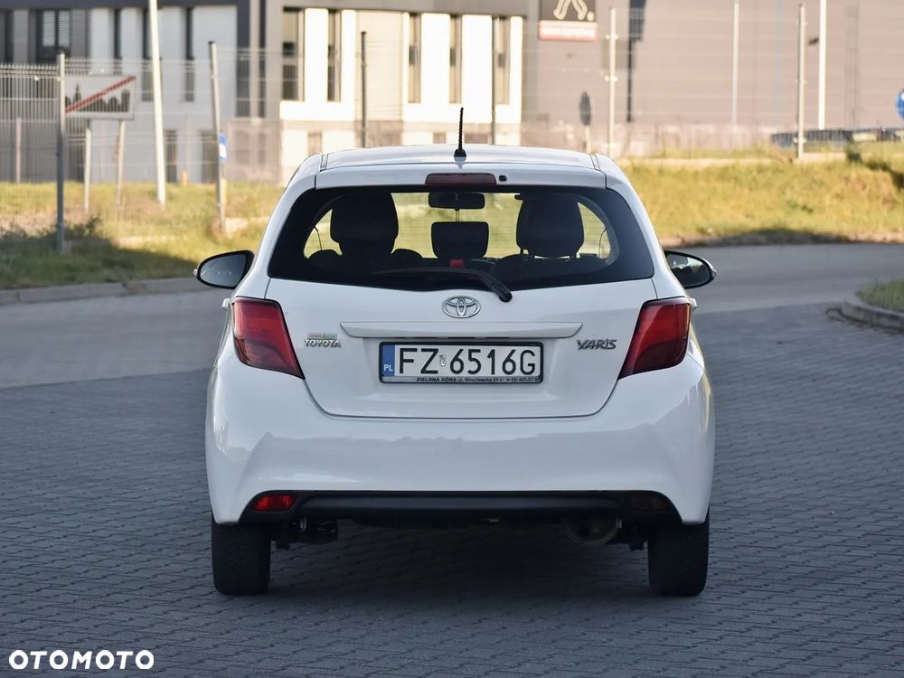 Toyota Yaris 1.0 Active EU6 - 9