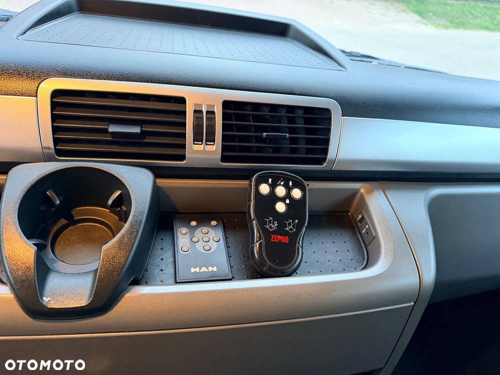 MAN TGS 18.440 4X2LL /E6/ ALUFELGI / KONTENER / WINDA / 19 EUROPALET / AUTOMAT / SYPIALKA x 2 / GLOB / WEBASTO / 2015 ROK / SPROWADZONY - 24