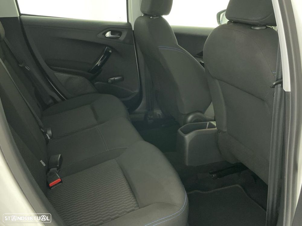 Peugeot 208 1.2 PureTech Allure - 23