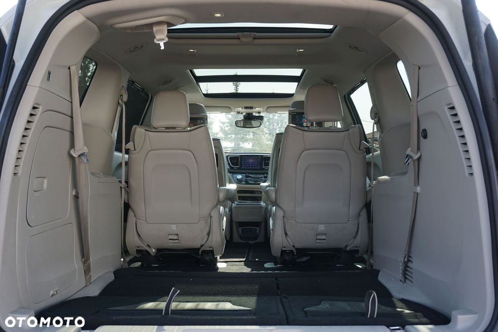 Chrysler Pacifica - 21