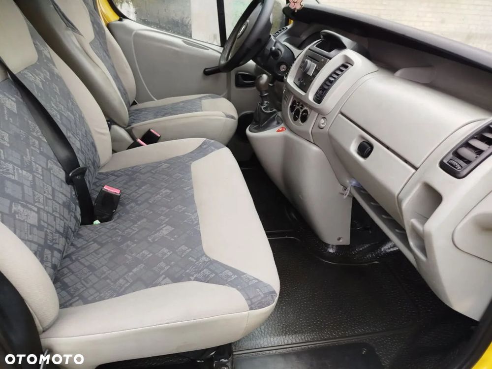 Opel Vivaro - 8