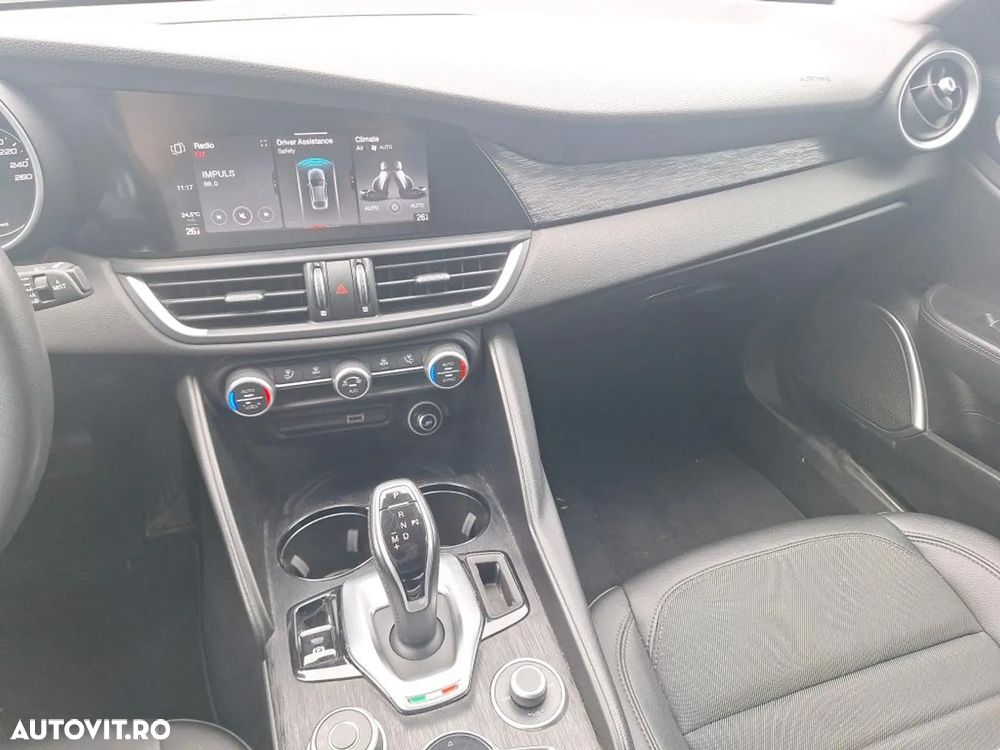 Alfa Romeo Giulia 2.2 JTDM RWD AT8 Super - 4